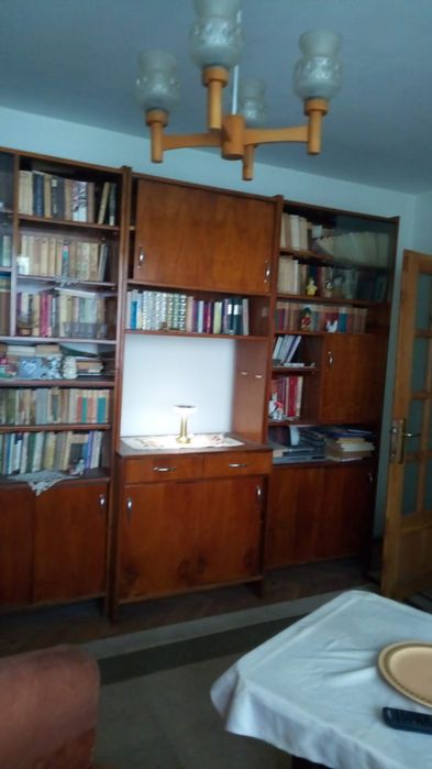 Vand apartament cu trei camere