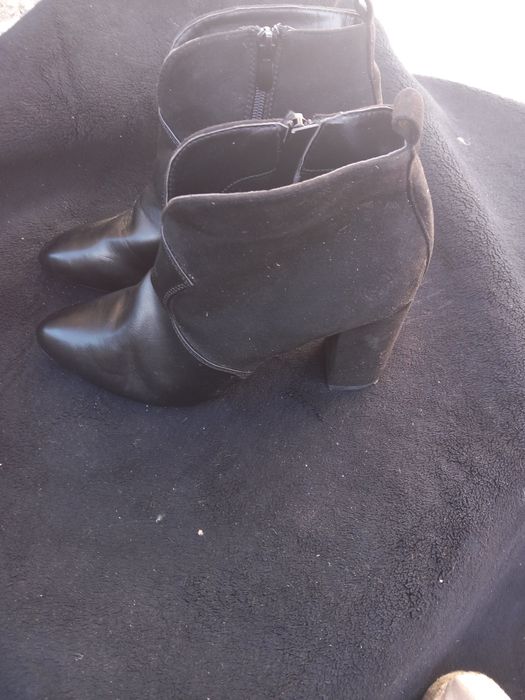 Vând botine dama negre