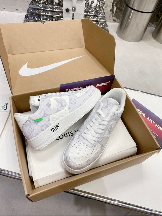Vand adidasi Nike X LV