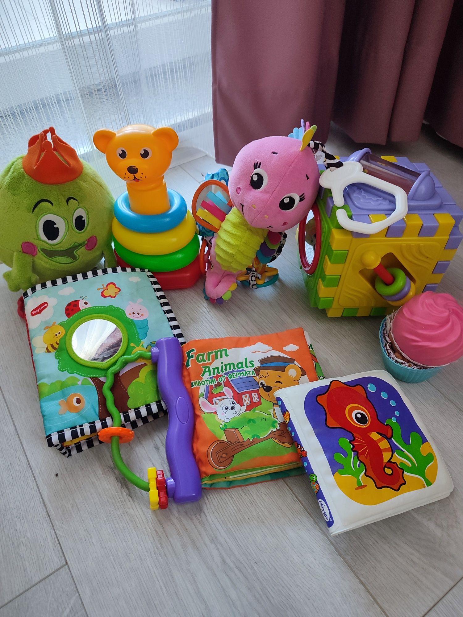Бебешки играчки .