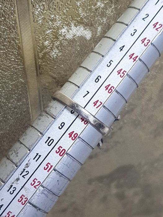 Inel din aur alb de 18K cu diamante naturale și topaz albastru