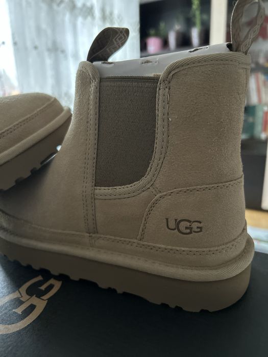 Велучени боти UGG