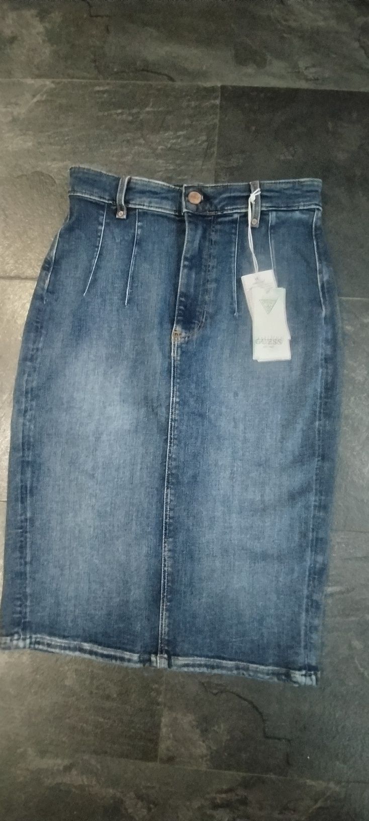 Vând fusta noua jeans dama Guess