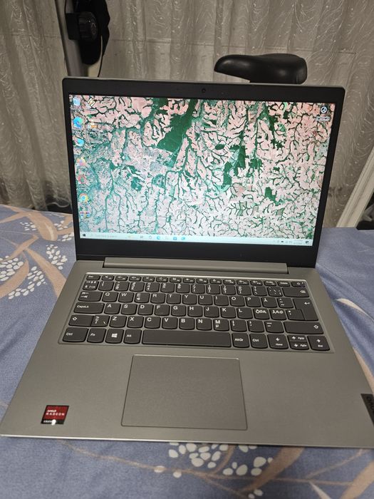 Laptop Lenovo i5 Ram 8Gb ssd cu Windows 10 si office Baterie 4 ore