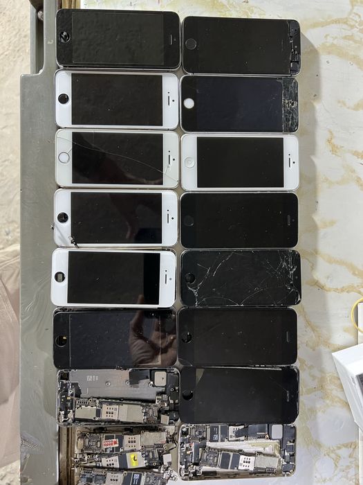 iPhone 5s 17dona zapchastga sotiladi