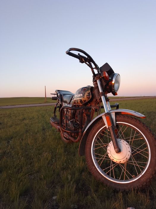 Raser tourist 150