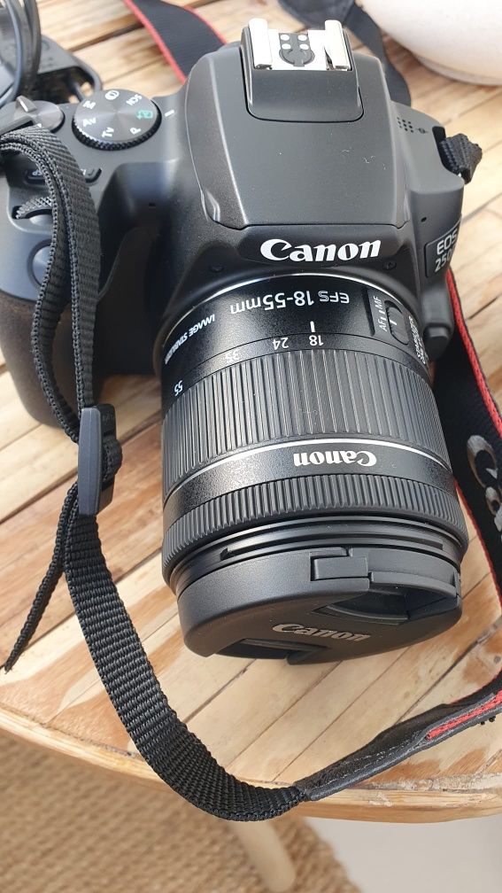 Canon 250 d 2 obiective