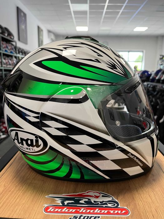 Мото каска  ARAI CHASER red/white, S 55-56 см.перфектно състояние