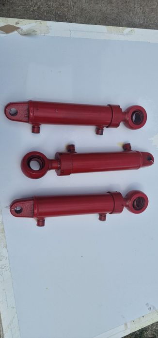 Cilindru hidraulic plug reversibil preț 450 lei bucata se poate trimit