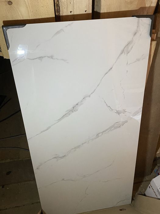 Vand o singura gresie 120/60 pret 50 de lei