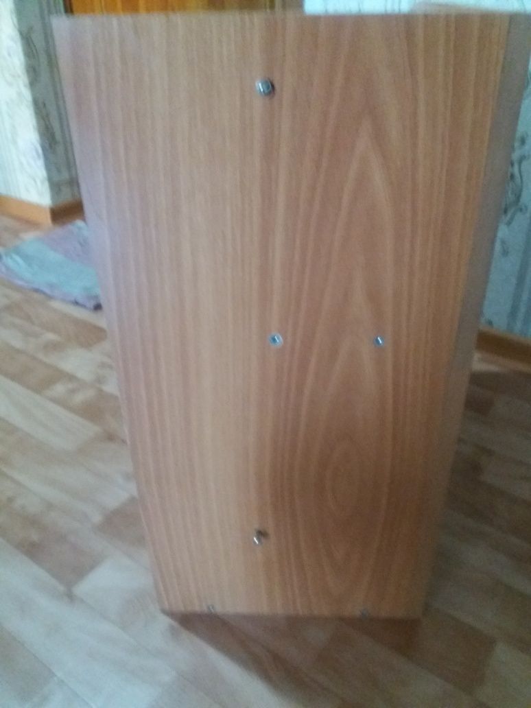 Продам новую подставку под телефон .можно использовать  бане .и цветов