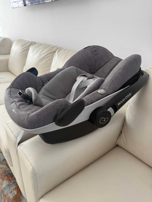 Scoica bebe Maxi Cosi plus baza isofix scaun auto perfecte
