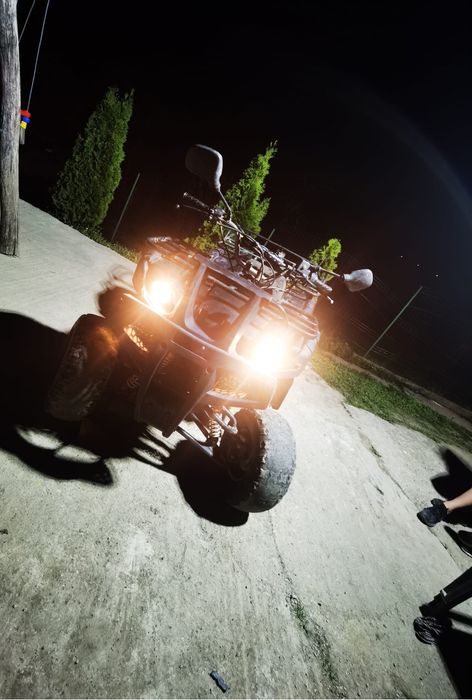Vând sau schimb atv