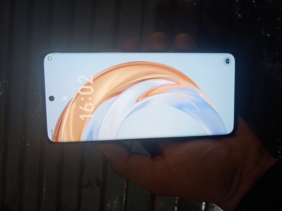 Okala honor x9b srochna sotiladi oladiganla tel qisin