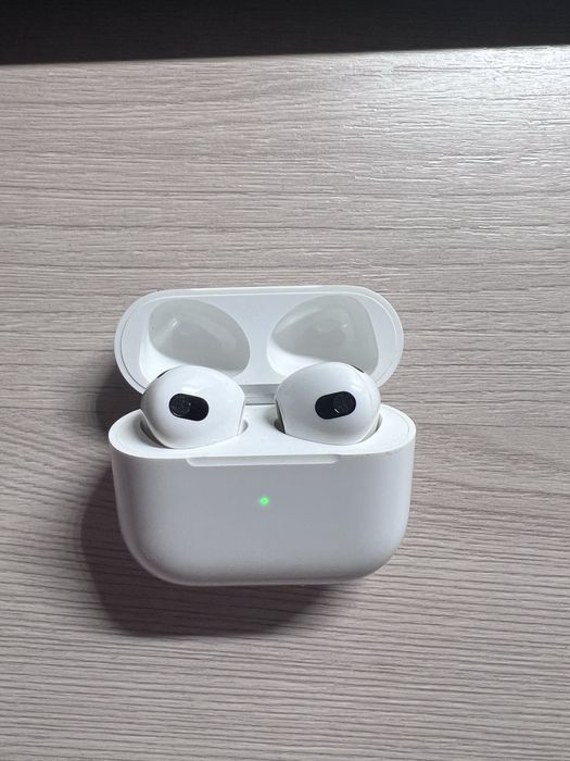 Продам Airpods 3