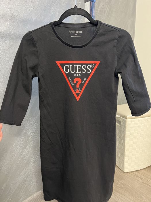 Рокля GUESS.