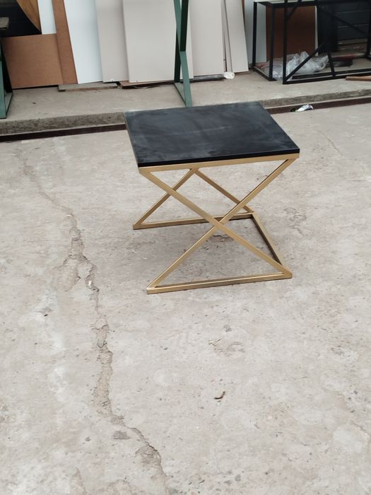 Jloft mebel jurnalniy stol