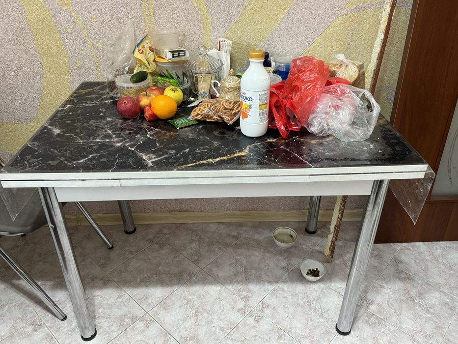 Продается стол мраморный в хорошем состоянии