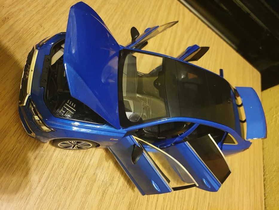 Macheta NOUA scara 1:18 Rolls Royce si Audi A6.