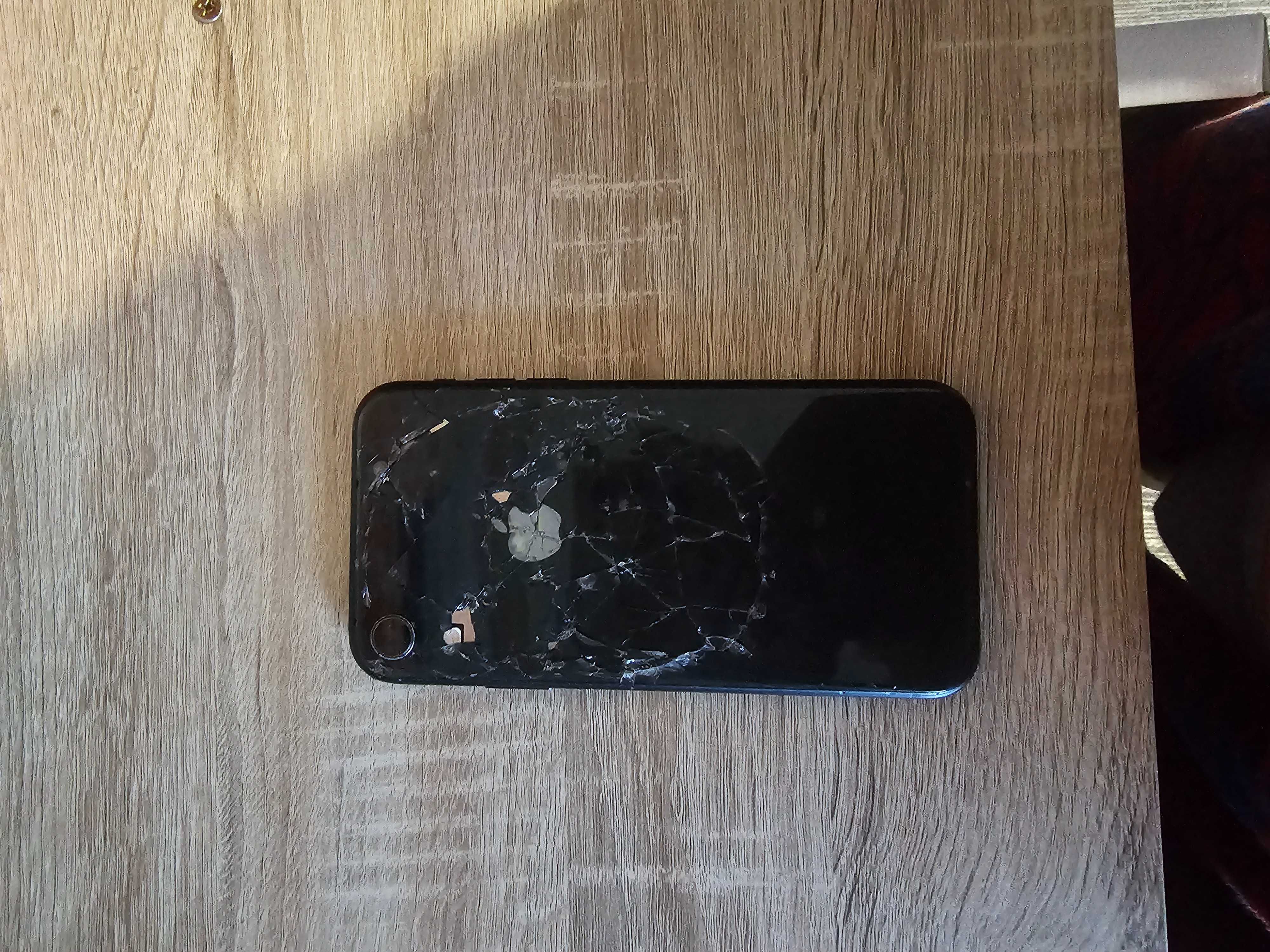 Черен iphone XR, 128 GB 81% живот на батерията