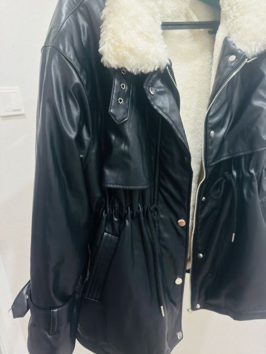 Продам женскую куртку