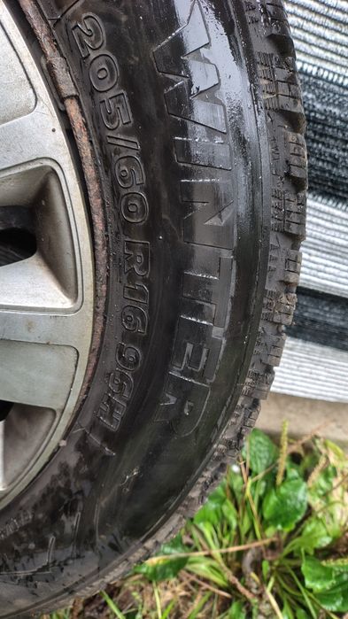Vând 4 buc. roți iarnă 205/60R16