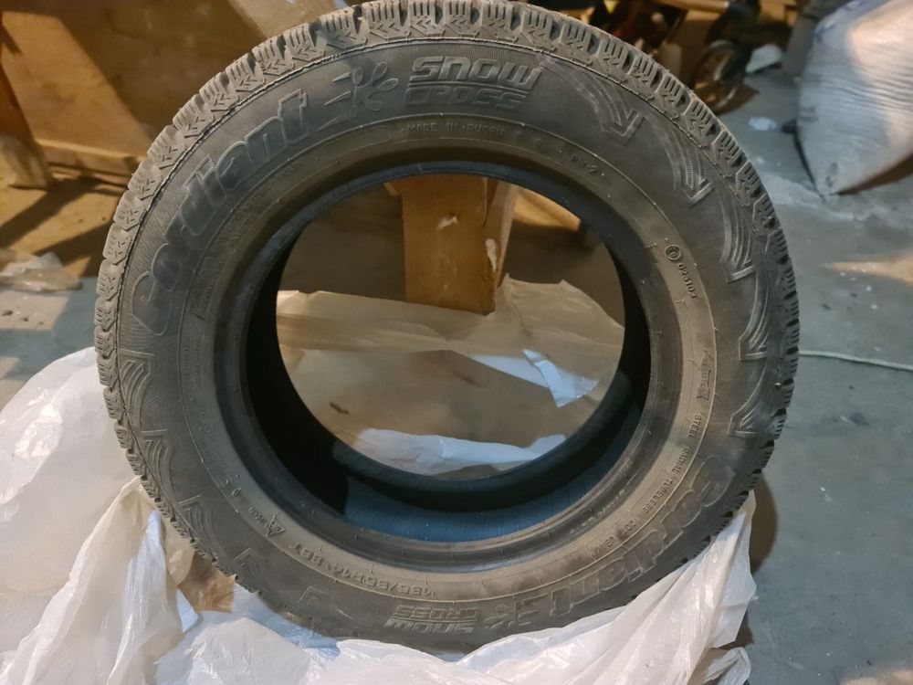 Продам зимнюю шипованную резину Cordiant R 14 D