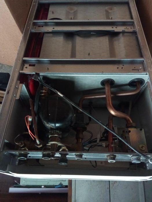 Centrală termică pe gaz IMMERGAS f.bună, silentioasă.