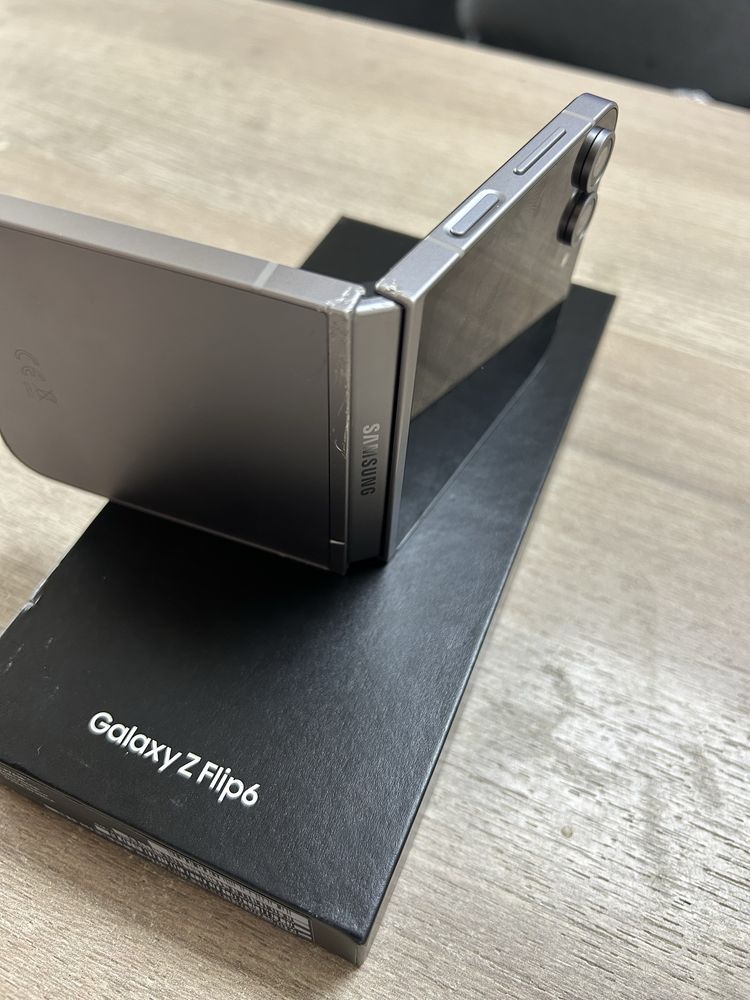 Samsung Galaxy Z Flip 6