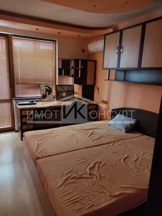 Продава се Тристаен апартамент в Велико Търново, Колю Фичето - 90 кв.м за 1945 €/кв.м - Снимка #1