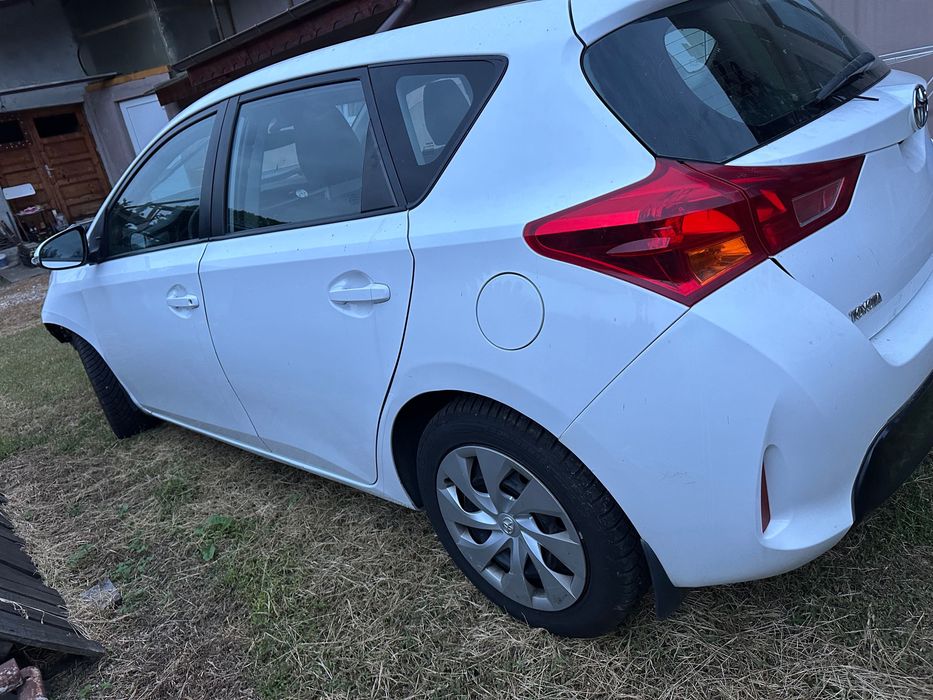 Vând Toyota Auris