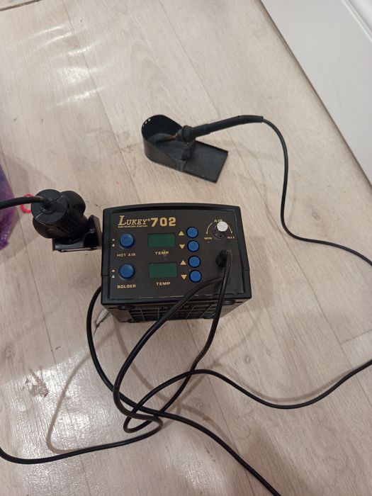 Паяльная станция Lukey 702