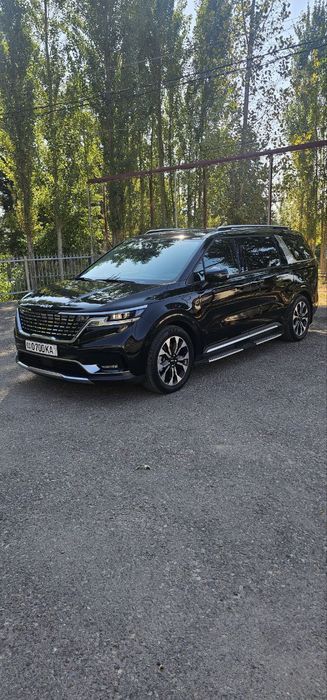 Srocno sotiladi Kia Carnival