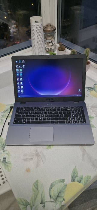 Vand/ Schimb Asus x542u i5-8250u 16GB RAM 256GB