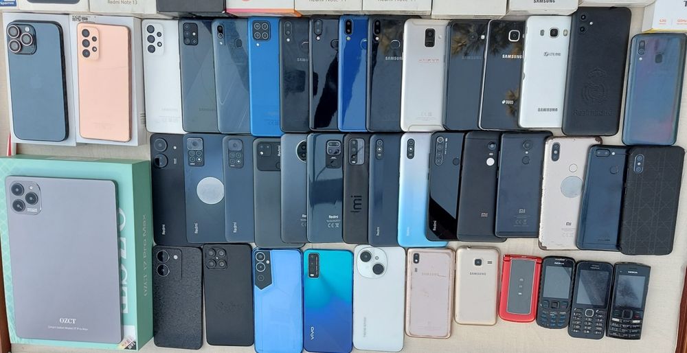 Redmi Samsung telefonlar sotiladi