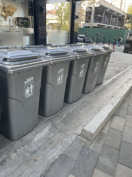 Musorniy baklar har xil turdagilar