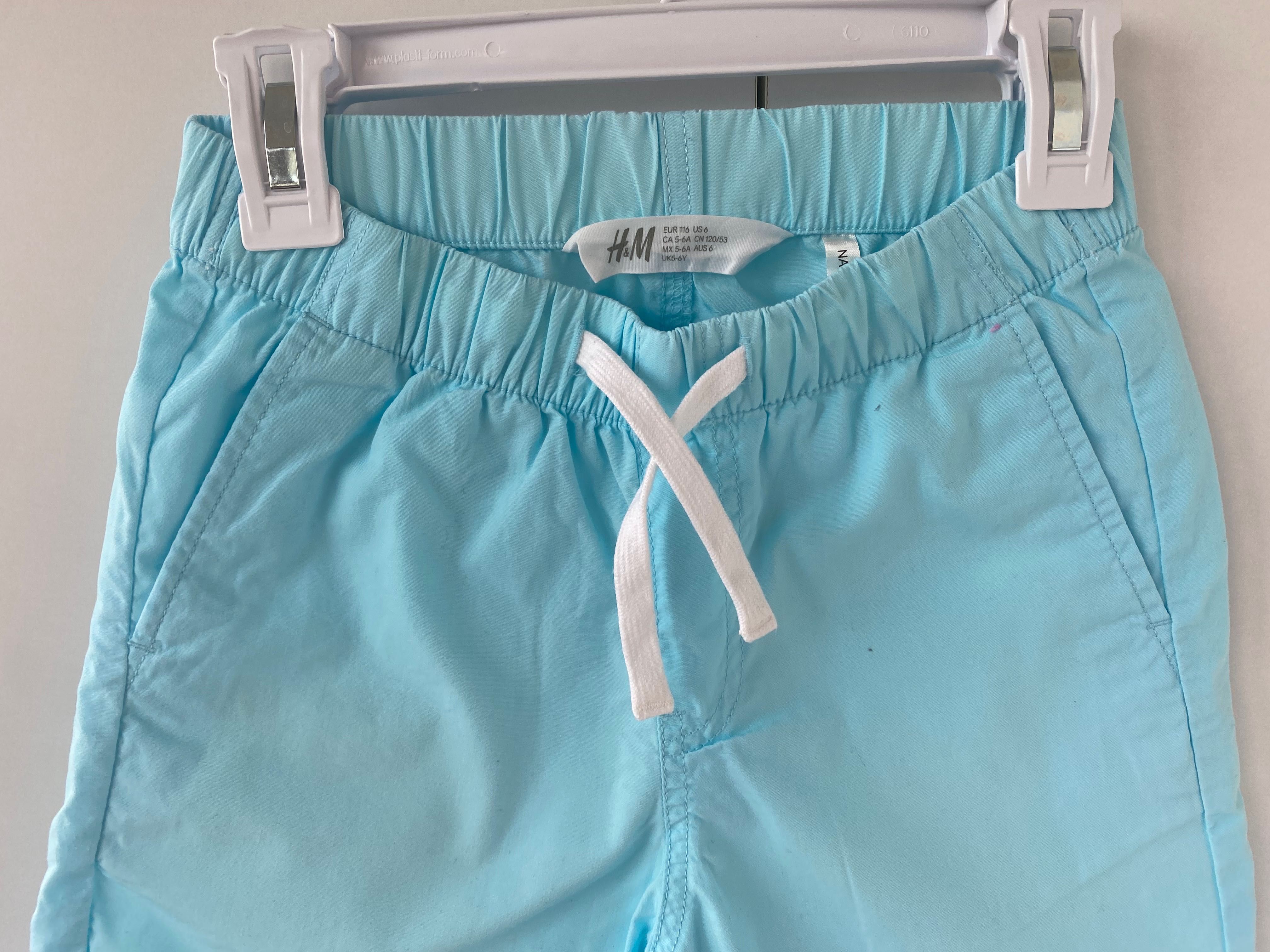 Vând short baieti H&M 6 ani 116 cm.