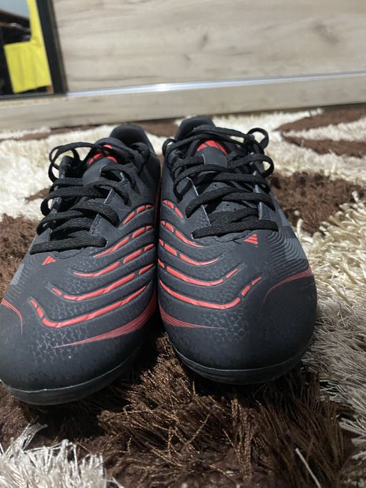 Vand ghete de fotbal Adidas Predator