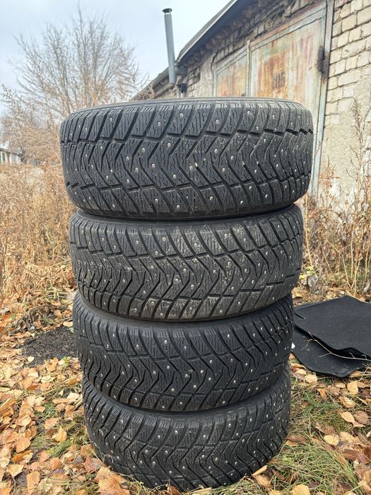 зимняя резина yokohama в новом состояние все шипы на месте