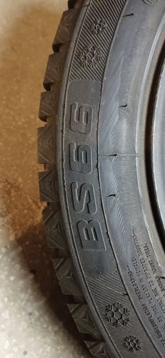 Продавам зимни гуми с джанти