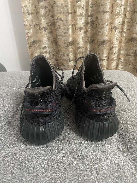 adidasi yezzy,impecabili