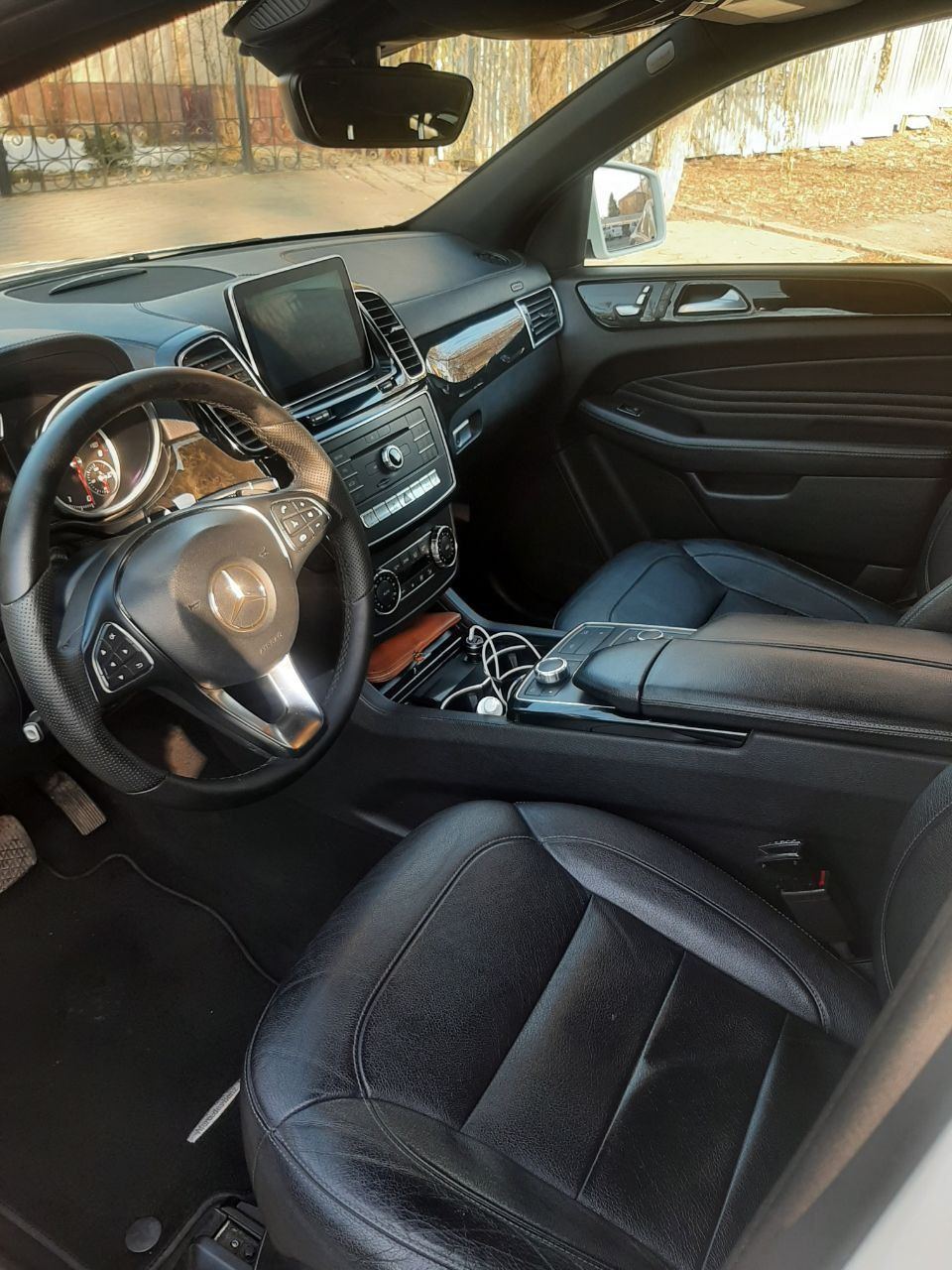 MERCEDES BENZ  400 4
2016 yil
Probeg 125 655 km
Benzin
Kraska toza
Nar