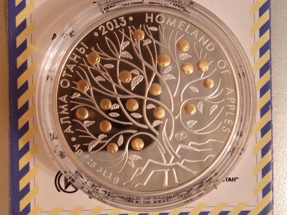 Монета серебро родина яблок