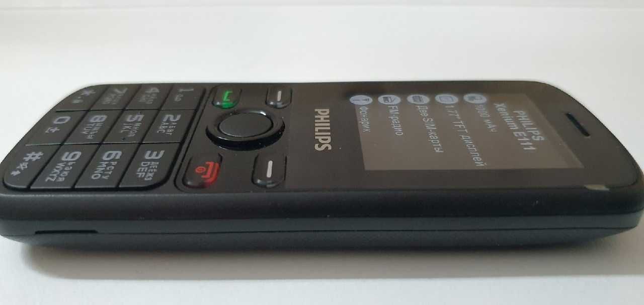 Новый Сотовый телефон Philips Xenium (без камеры)