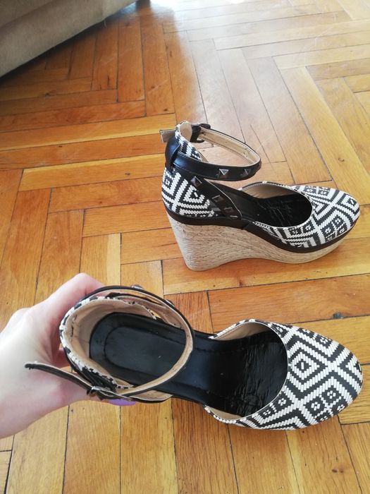 Обувки на платформа