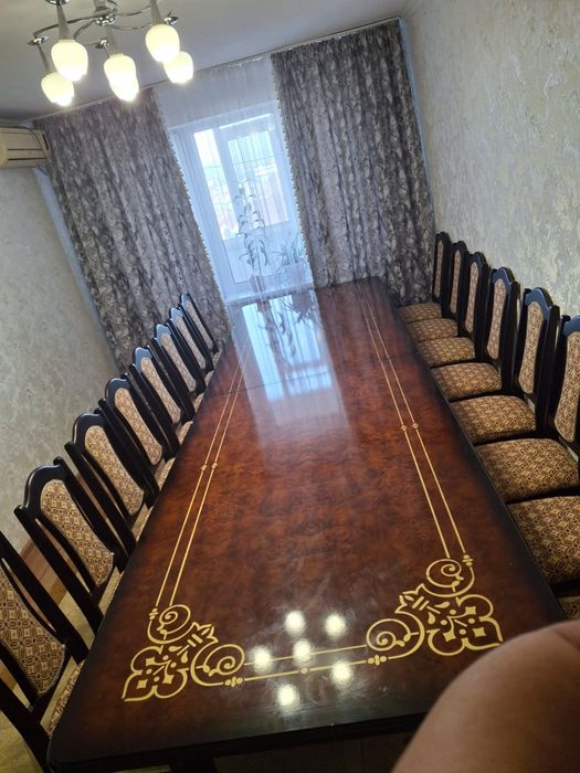 Продам стол дерево