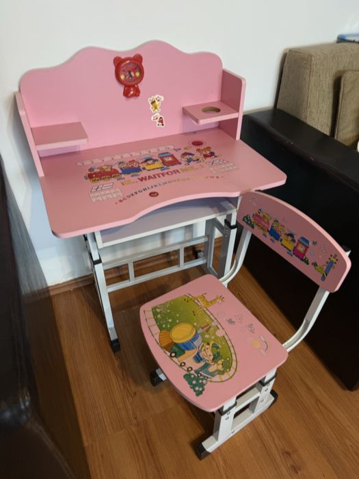 Birou cu scaun copii, cadru metalic, reglabl, roz (învățare și joacă)