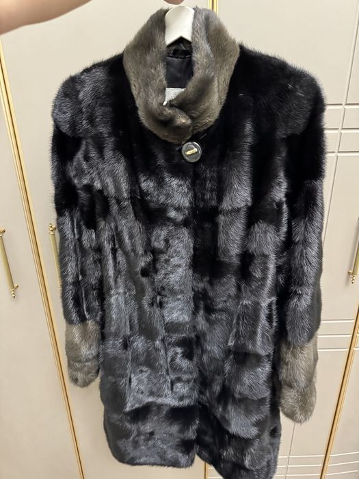 Продам норкувую шубу