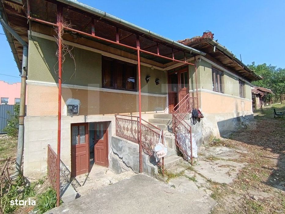 Casa cu 2 camere, 250 mp, zona sud-est
