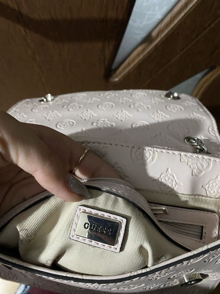 Чанта Guess ,оригинална